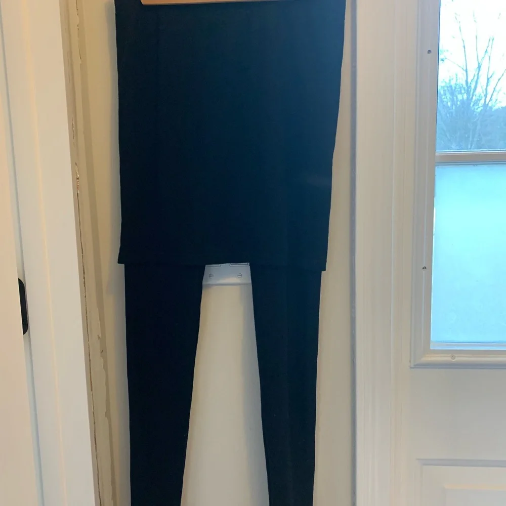 M.Rena 2 pairs. Full Length Seamless Skirted Leggings. Dark grey & black. - Picture 6 of 10